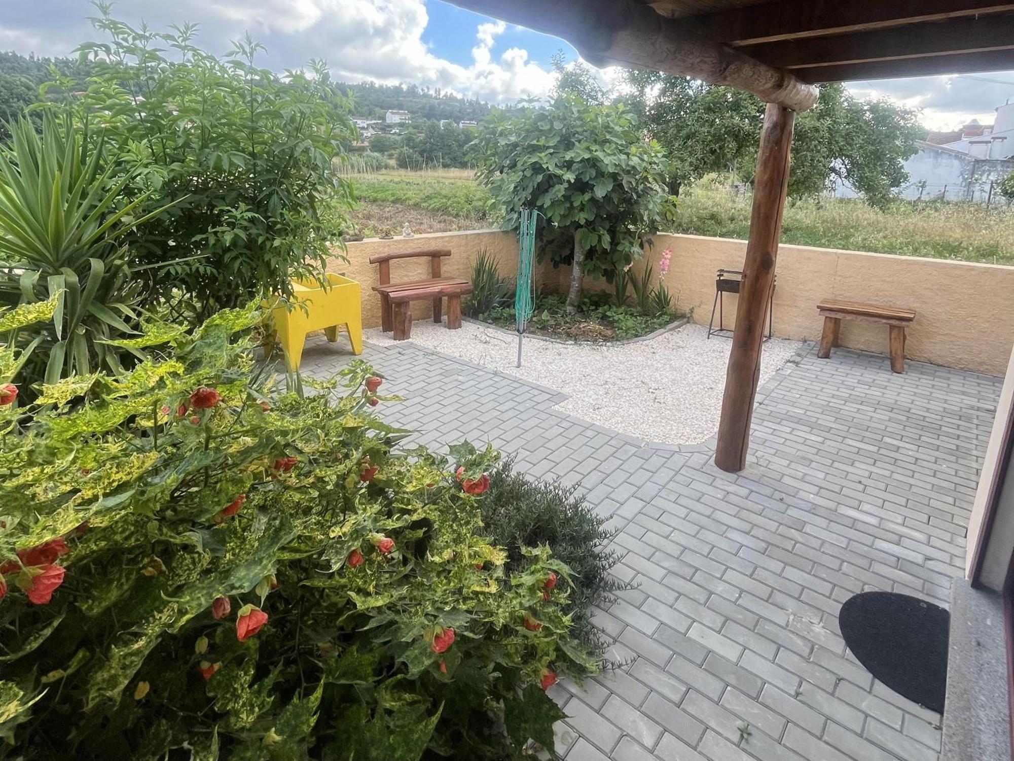 A Pequena Casa Coja Central Portugal Mountains מראה חיצוני תמונה